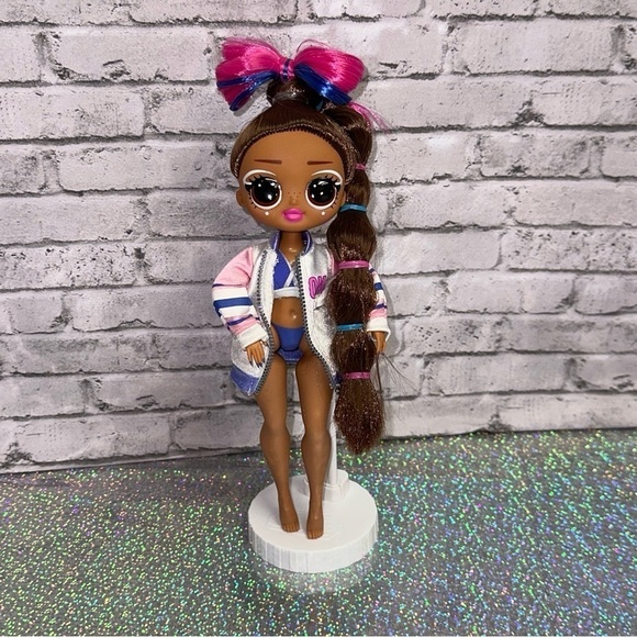 L.O.L. Surprise! LOL Surprise OMG SPORTS CHEER DIVA Cheerleading Dolls - Picture 5 of 16